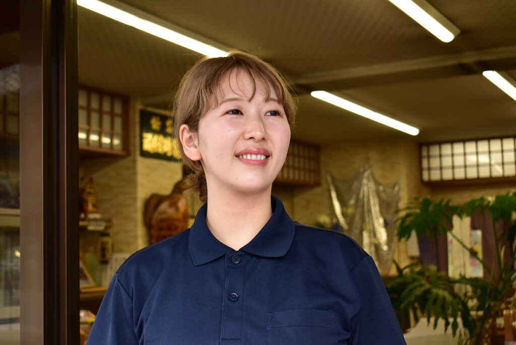 遠くを見る間瀬さん